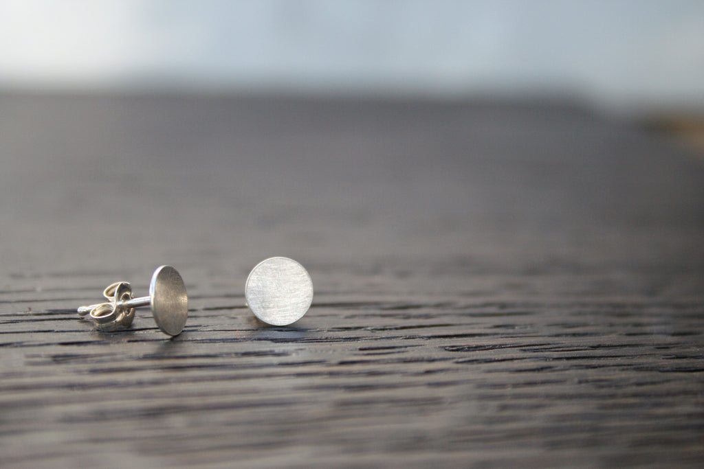 MINI MOON STUDS