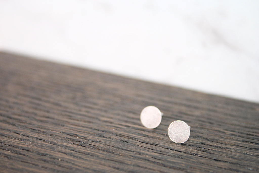 MINI MOON STUDS