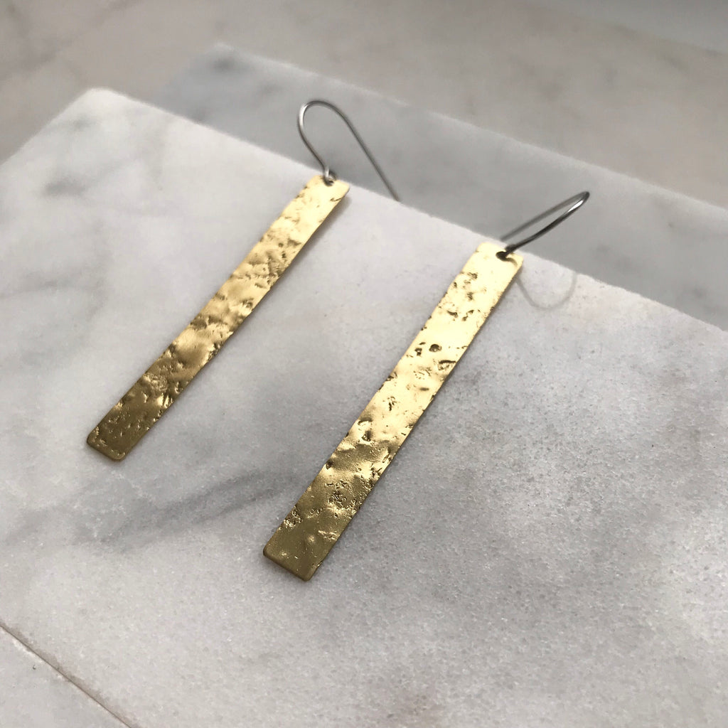 VERTICAL STATIC EARRINGS