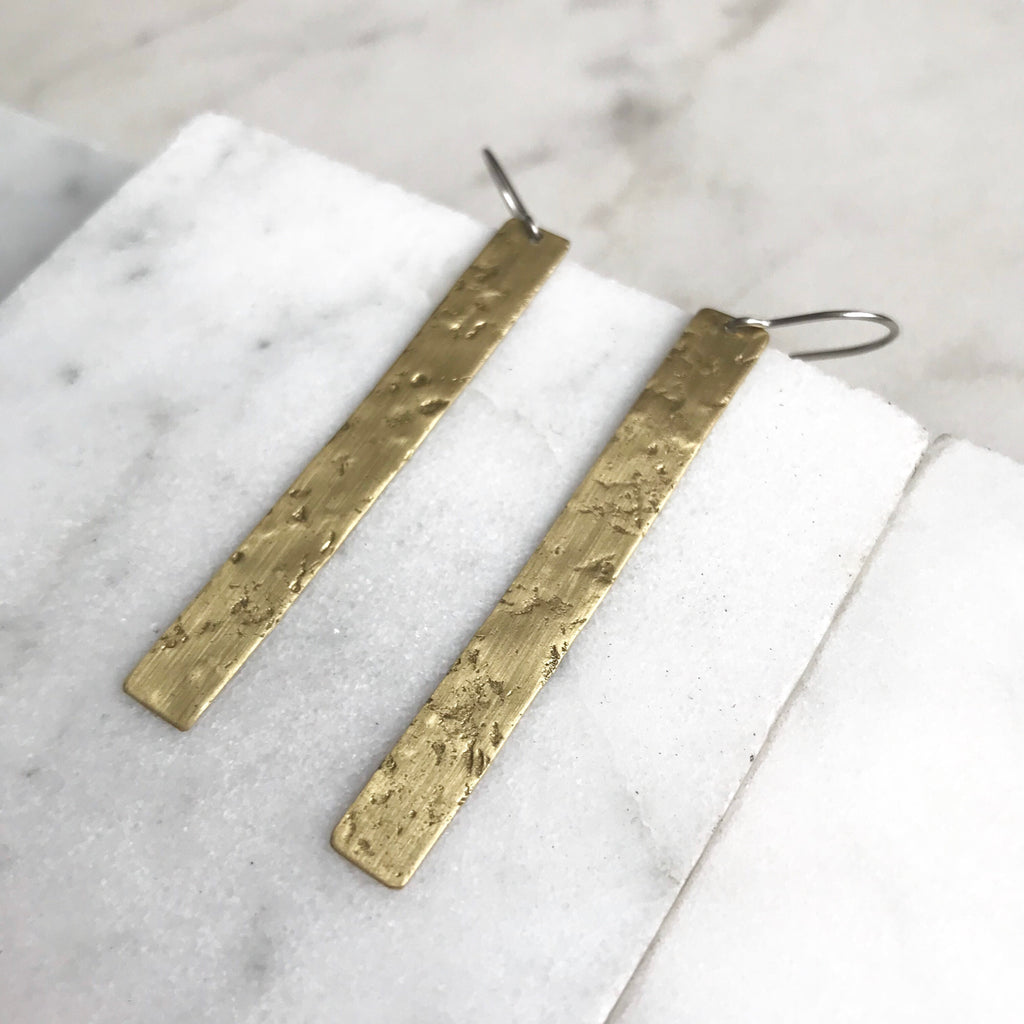 VERTICAL STATIC EARRINGS